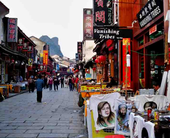 CSAIR_GLOBAL's tweet photo. Xi Str. is fantastic. Stone Street, traditional building, local treat, night clubs! 27Oct, we fly Singapore to guilin http://t.co/A9T8S5Ncgi