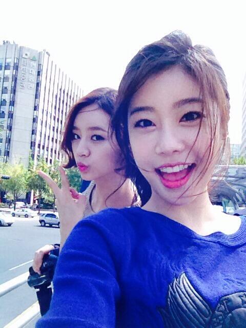 BU-zzTICMAE88rZ.jpg:large