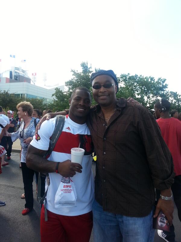 PresFitzHillABC's tweet photo. Went to Louisville to see Michael Dyer. Coaches report he continues to progress. He scored his second TD of the year. http://t.co/atxSso7ZqT