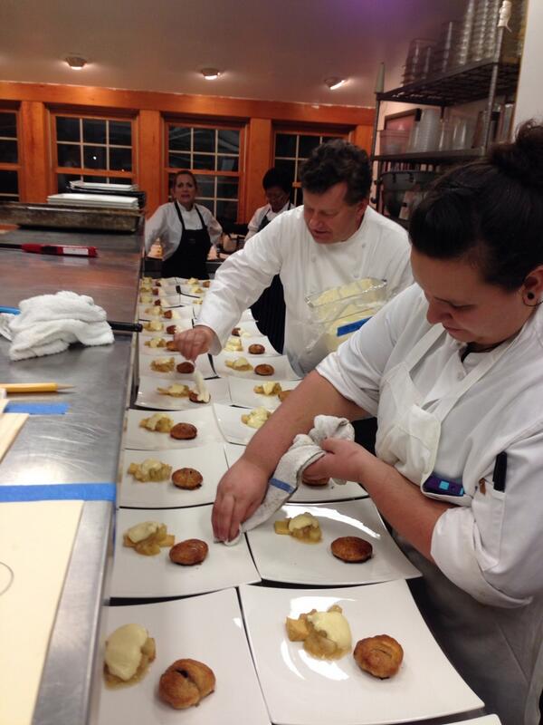chefmgaier's tweet photo. Jim Dodge dessert time! http://t.co/gMaOIs2ZpQ