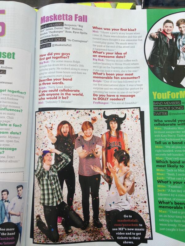 itsSHAYLAyo's tweet photo. Going through my new dolly mag and well... #boybandsaremyweakness @MaskettaFall http://t.co/o4CsQTySqU