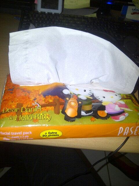 Kenapa harus daniel dan hello kitty padahal kan daniel pacar aku hehe cc: <a href="/danielferdia/">Daniel ferdian</a>