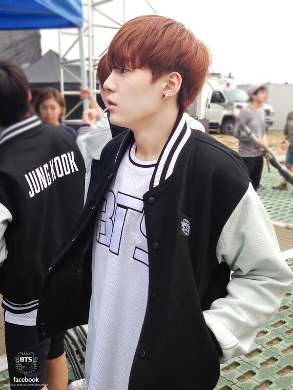 bts_bighit's tweet photo. #방탄소년단 #SUGA #슈가 @음악중심 http://t.co/40zzVtRfoJ