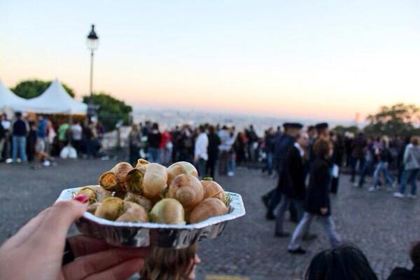cassjames87's tweet photo. Snails with a view over Paris at Sacre-Coeur #gosnaphappy @VisaAU http://t.co/ctVxjT26Rh