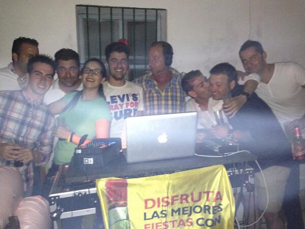 BernarVilla's tweet photo. Esta sola la cabina @pulitiki8 @macanlz http://t.co/rkT7J04hoW