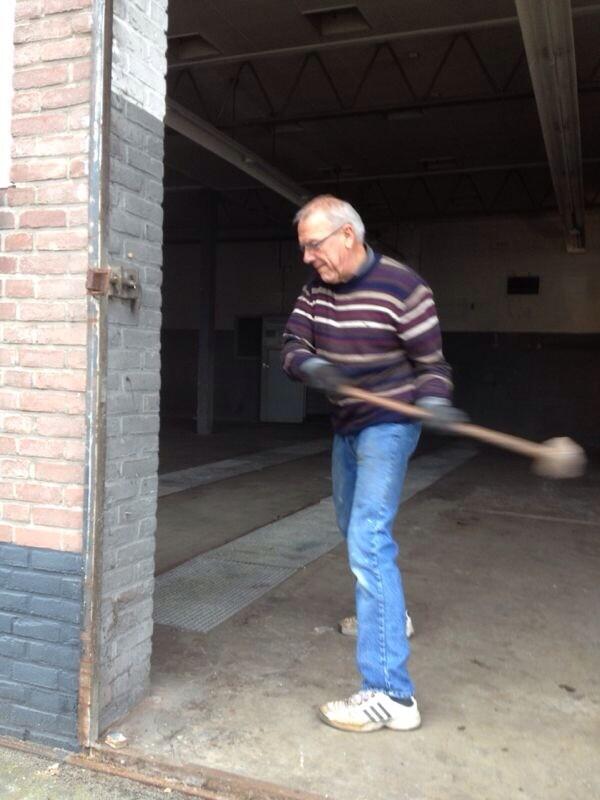 De eerste klap gegeven! Start uitbreiding Autohuis Eickhof: vergroting werkplaats, showroom en bandenhotel.