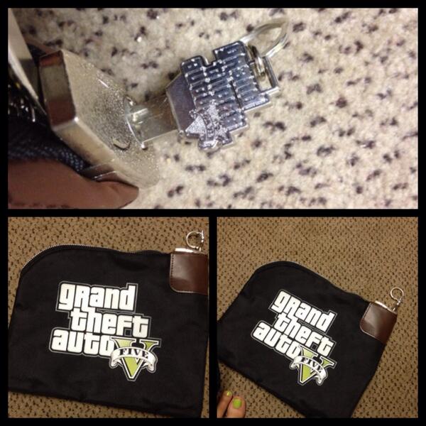 _lanimai's tweet image. so tight. I want this. so jealous. @DCSurferDude @GTAV_Informer #GTAV #lockbag #official 😁