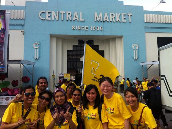 DIGICFDT21's tweet photo. #dgwwwday #t21 #c6 pasar seni team photo! http://t.co/ked5zSeDKU