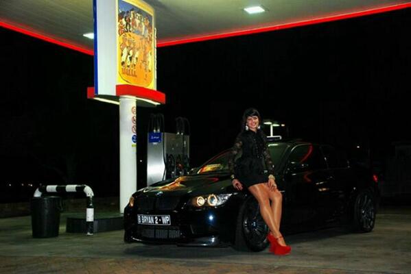 Pyrex101's tweet image. 1 fine #Queen _