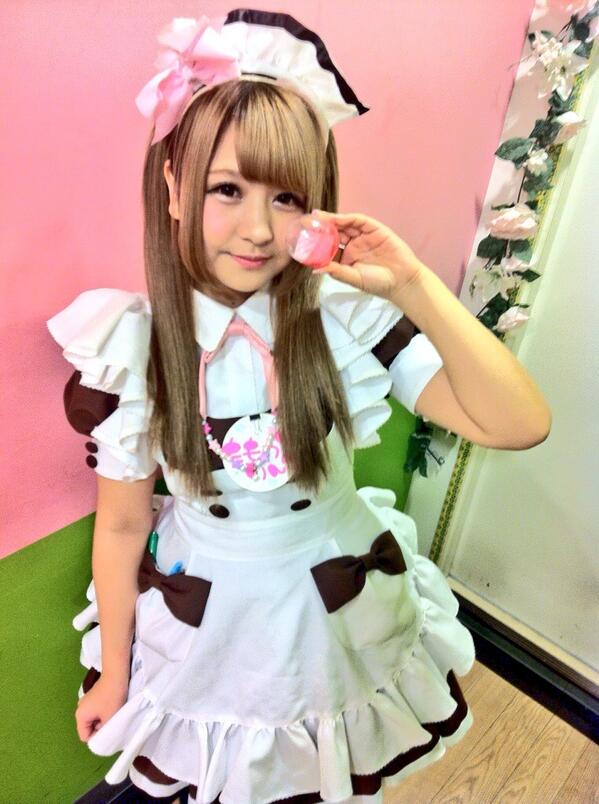 あっとほぉ〜むカフェ プレミアムメイド あずにゃん 集合デカチェキ