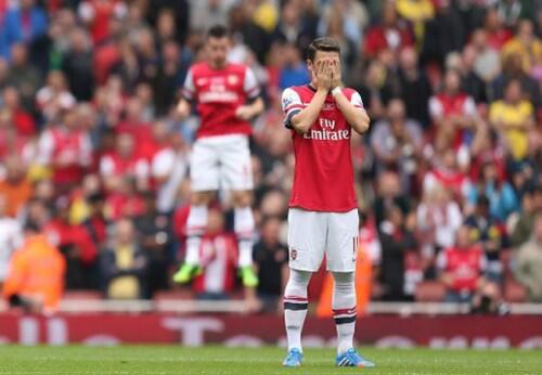 BU1 Lr CEAAaJRM Mesut &agrave;–zil shows off his magical powers by making Laurent Koscielny levitate (via @NOT MOTD)