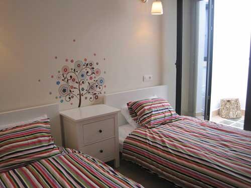_encanto_'s tweet photo. The Arcos.  Twin bedroom with its own personal patio. http://t.co/qYZQ9diIpD