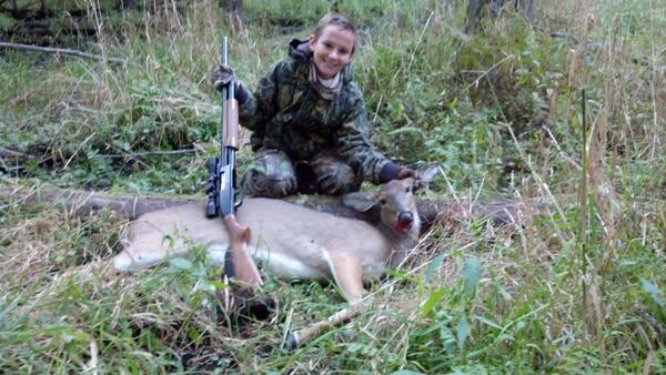murphlyfisher's tweet photo. Parker's first deer http://t.co/wyvqUhUlUp