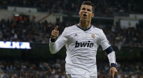VamosTV's tweet photo. Avez vous vous le beau geste Technique de CR7. Vidéo disponible et téléchargeable sur VAMOS TV #IOS #KEBETU #ANDROID http://t.co/XpPhFpTGKZ