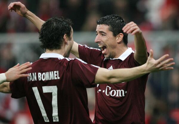 ChampionsLeague's tweet image. Relive the fastest goal in #UCL history, scored by @FCBayern's Roy Makaay in 2006/07 - uefa.to/YsVt98