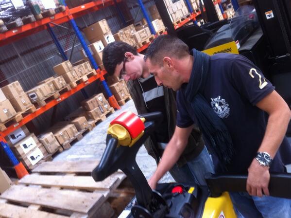 DRABEISEN's tweet photo. Les entreprises transport-logistique de Bourgogne cherchent des apprentis. http://t.co/XHQhMdNV1Y http://t.co/g34FzeZ5wR