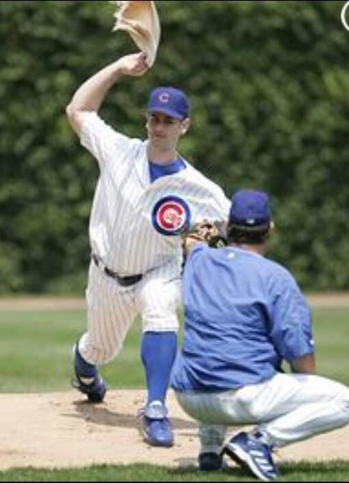 BleedCubBlue311's tweet image. @MikeFerrinSXM @ProfessorParks here we see the Mark Prior in his natural element. #toweldrill