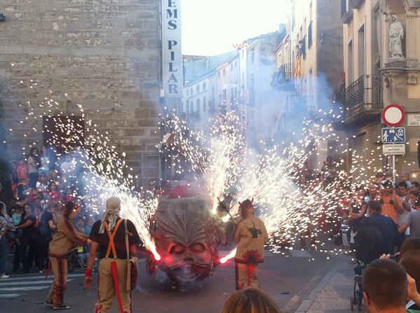 La #FestaMajor al #CasaldeCervera. #Diables, dança i música tradicional.