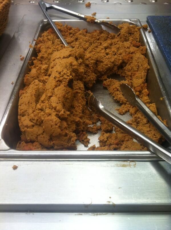 KeydetProblems's tweet photo. Cat food? #KeydetProblems http://t.co/UP9IllCxp7