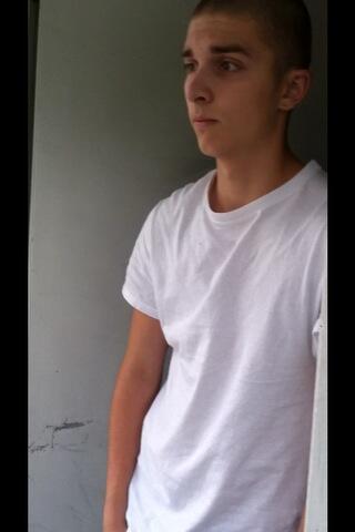 JalenHayes2's tweet image. My nigga KOKE got @imfuckingnick shook like a muthafucka
where the bread at hoe 
#scaredboy
#militaryhaircut