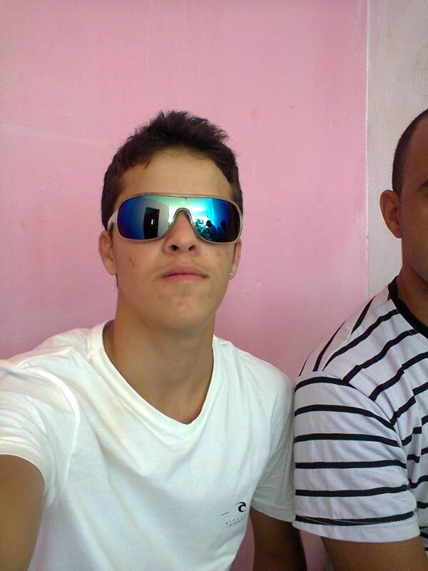 PedroWheling's tweet photo. #BooaTarde http://t.co/RZhFw0X2RD