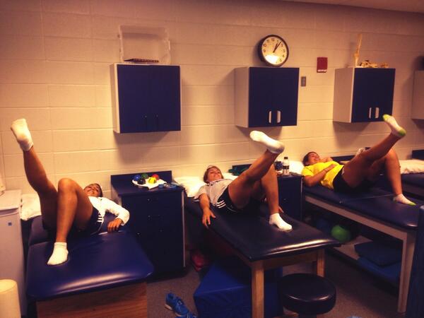 Happy Monday! Our freshman love mid day rehab...leg raises for dayss