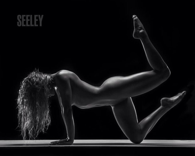 #ModelMonday 
You will NEVER hold me down ?
#Flying #Passion #intense  
@BSeeleyPhoto @PlayboyDotCom