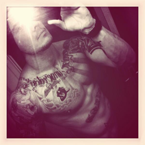 LAZ9548's tweet photo. Think it's time to cut the carbs ha #winter #bulking #op #beekcake http://t.co/cH4h6BSlva