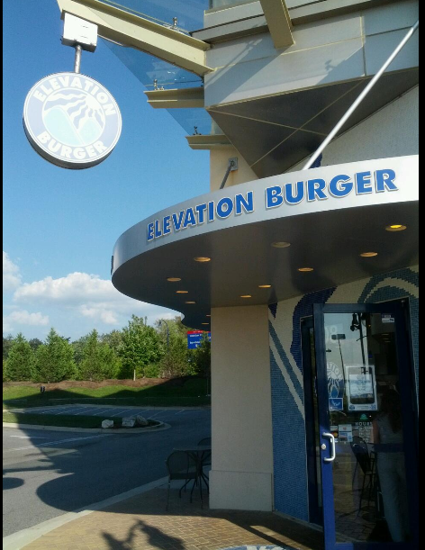 EBNatHarbor's tweet photo. It's a perfect first Monday of fall to grab your favorite burger option and enjoy the sights of the #NationalHarbor http://t.co/s8DJY0QLZg