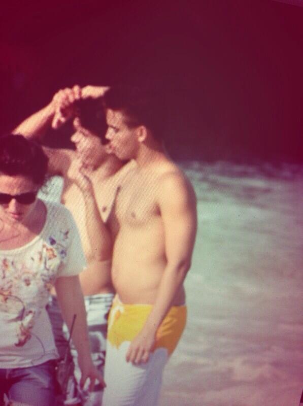 P9's tweet image. Quantos RTS vale esse Homem grávido ? Hahaha #MPN #P9