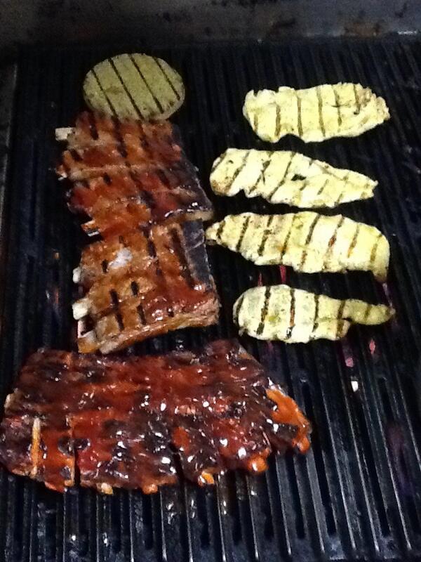 Bbqribhouse's tweet photo. Another happy customer http://t.co/VsUh7IcI8f