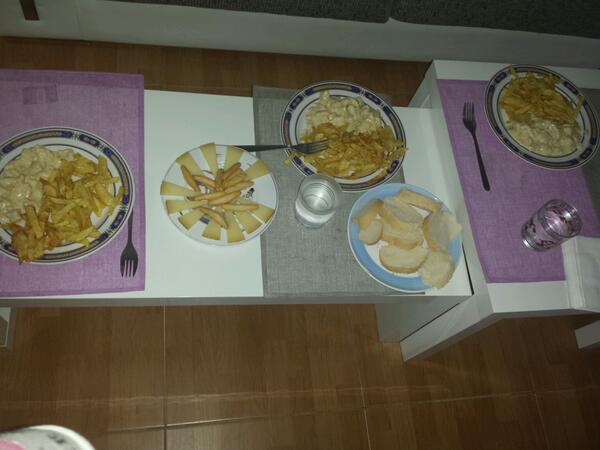 elisabethmm1990's tweet photo. Vamossss @AdeCL @isragt89  mmmmmmm http://t.co/ohOOoxQpmS