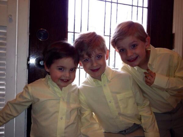 JessJ89's tweet photo. My lil nephews http://t.co/EnavwXottp