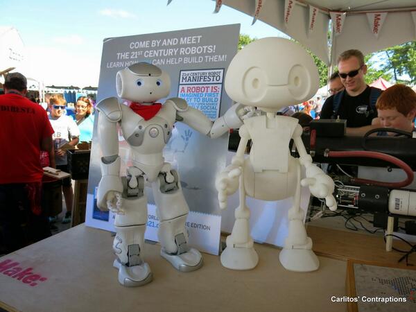 Nao1337's tweet image. @Nao1337 with @21CRobot at the New York #MakerFaire 2013 #robofrinds