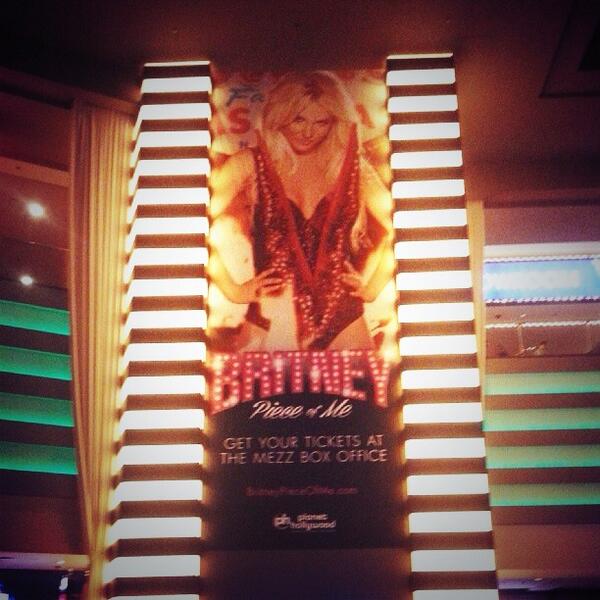 diegoD026's tweet image. #promoney inside @phvegas @britneyspears #pieceofme