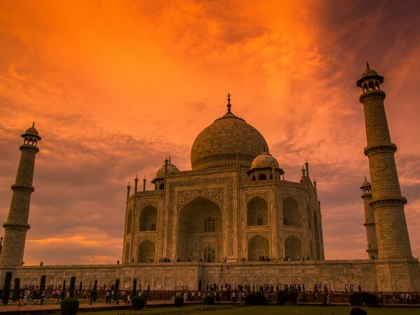 BittnBlog's tweet photo. The #TajMahal @ #sunset is absolutely #amazing! Check out our post http://t.co/ee8SGazbsA  #india #travel #travelpics http://t.co/2dCFZMGvS6