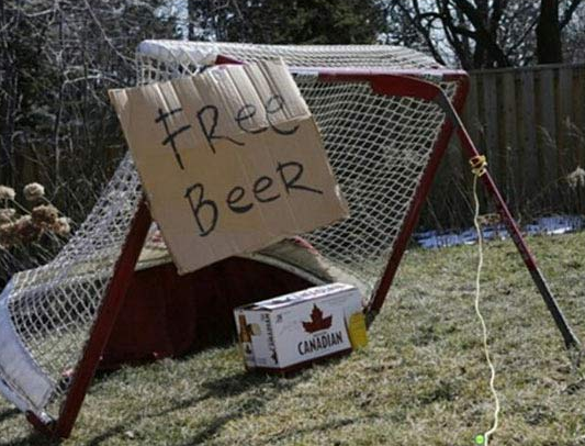 HockeyQuotes_'s tweet photo. How to catch a hockey player. http://t.co/zQEd5lEakz