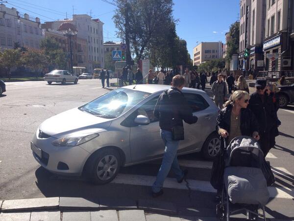 fotokolbin's tweet photo. Вот же мудак! 522УО #Хабаровск @dornadzor http://t.co/b5ojaNJzmT