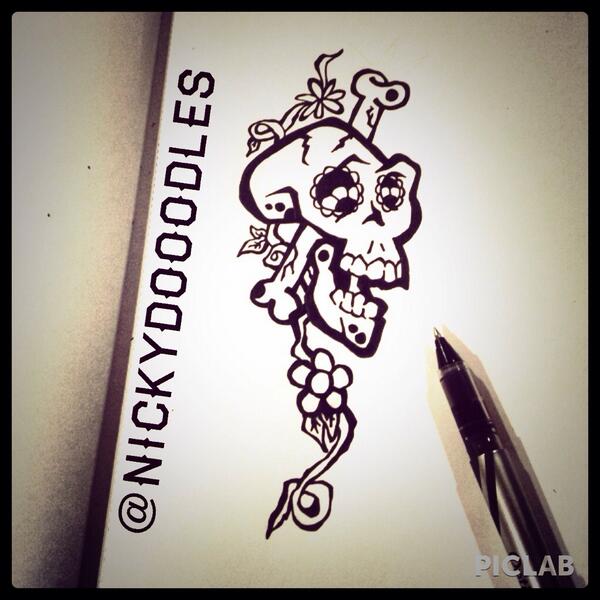 NickyDooodles's tweet photo. #Doodles. #piclabhd #piclab #skull #flowers #sketch #drawing #bone #artist #sketchbook #pen #optiflow http://t.co/QVg92wVXZk