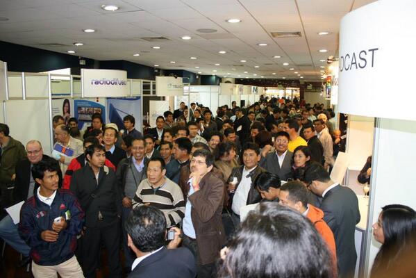 expotecperu's tweet photo. Los radiodifusores y las empresas presenciando juntos la clausura del IV Congreso Nacional de Radiodifusores http://t.co/F38pV1u1Ky