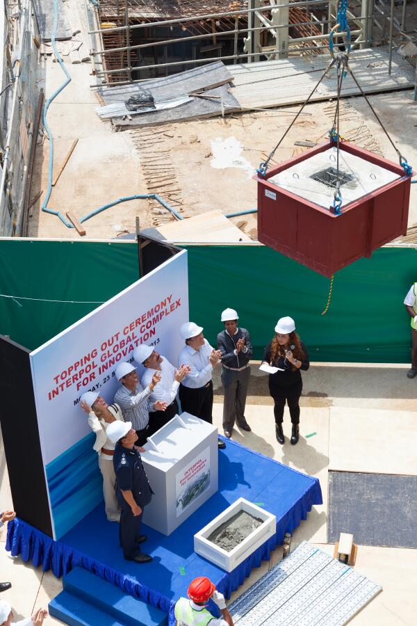 INTERPOL_IC's tweet image. Yesterday #INTERPOL &amp;amp; #Singapore celebrated the #IGCI hitting its highest point. See Press Release for more photos.