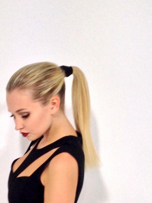 davidhalsall's tweet image. Used my @DivaProStyling irons to perfect this sleek pony #greatproducts #sessionkit @Claire_divapro @Claire_divapro