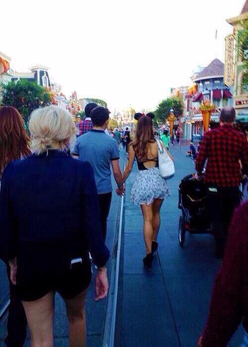 Laura1_TW's tweet photo. Nathan&amp;Ariana http://t.co/DCIOzJGbAP