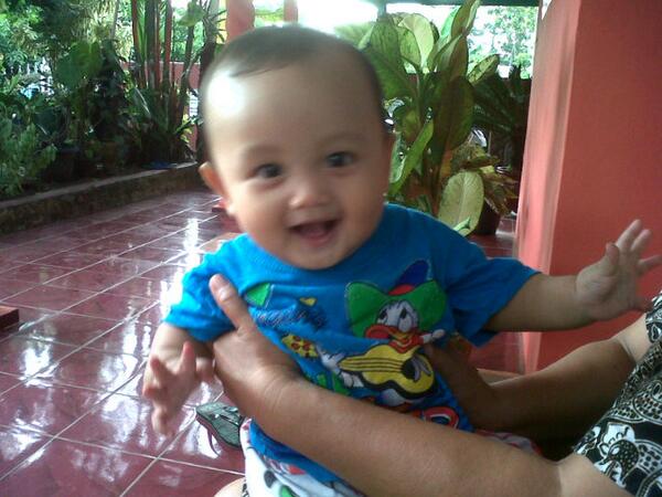 ayahiharaya's tweet photo. Senyum nya ini tg bikin semangat http://t.co/AV4bmGLZIe