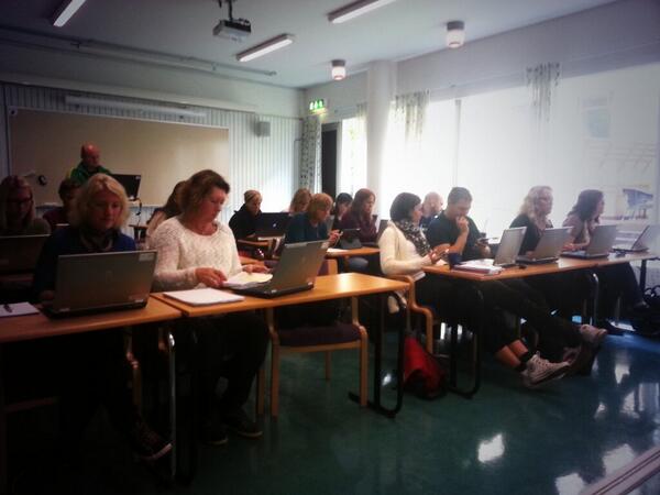 HenrikAnangen's tweet image. Det gemensamma lärandet fortsätter. @MickHellgren @Learnit24 #kollegahandledning #nyköping