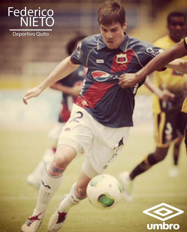 UmbroEcuador's tweet photo. .@fedenieto83 con sus Umbro Geometra, continúa liderando la tabla de goleadores. ¡Felicitaciones Fede! http://t.co/FjR062pGkr