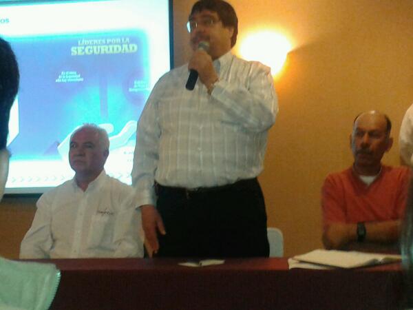 pikus39's tweet photo. Curso Lideres por la Seguridad , en trayecto a una meta de no mas accidentes en el gremio minero http://t.co/JBYauEsmxc