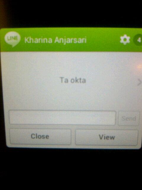 devifebriani's tweet photo. Kelakuan @okta_ok. Aaarrrgggghhhh. Grraauuukkk!!!!!!!!!!!!!!!!!!!!!!!!!! *melengos ninggalin http://t.co/PI3NWlrov5