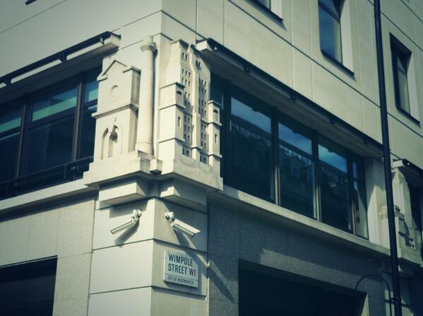 maxderosee's tweet image. We need to look up more. #entablatures #facade