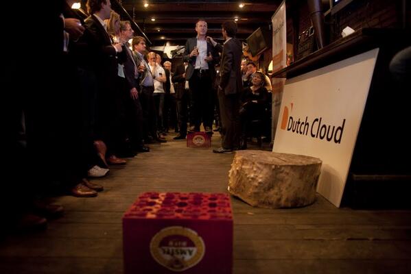 DutchCloud's tweet image. Bezig met de organisatie van het #GetCloud event op 1 november! Uitnodiging ontvangen? Mail naar info@dutchcloud.com